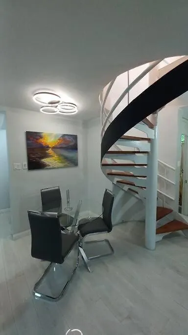 Modern Penthouse @ Sandcastles Ocho Rios Apartmán